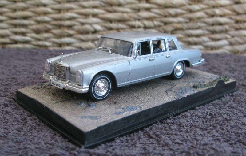 A 1:43 SCALE DIE CAST METAL MODEL OF THE ""MERCEDES 600"" AS SEEN IN THE JAMES BOND MOVIE