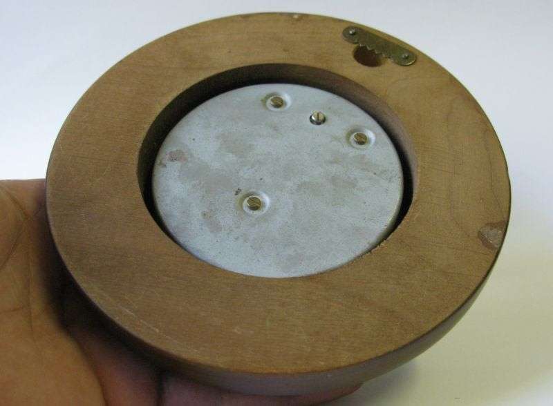 WOW !! A GREAT LOOKING VINTAGE BAROMETER MADE IN ITALY .... NICE FIND FOR THE COLLECTOR !!