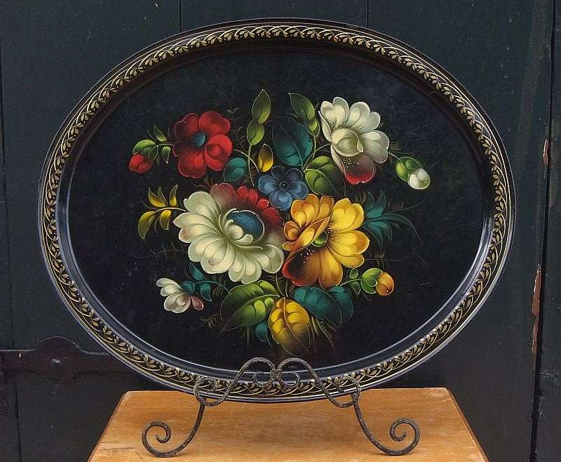 A BEAUTIFUL LARGE SIGNED HAND PAINTED RUSSIAN METAL TRAY WITH AMAZING DETAIL !! BETTER THAN PICS !!