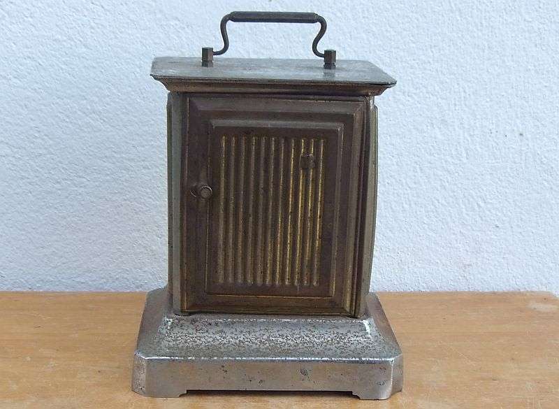 A COOL RUSTIC LOOKING OLD CARRIAGE CLOCK FOR DECORATION OR REPAIR ...WITH ORIGINAL KEY !! SWEET !!