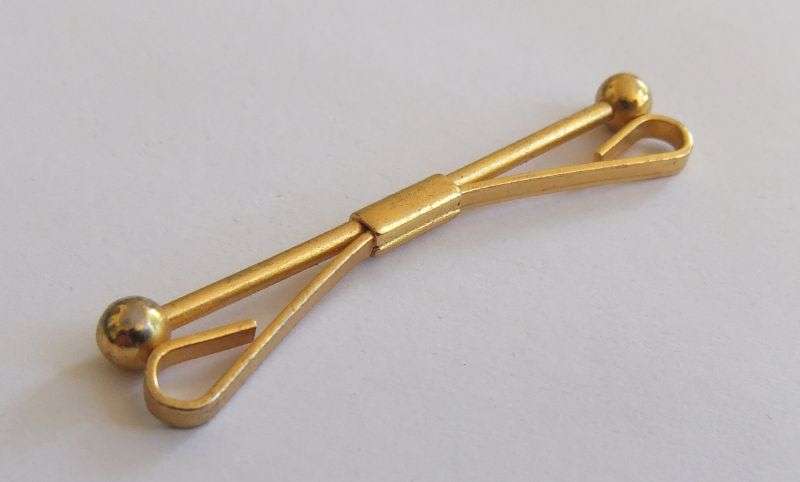 COLLAR CLIP - GOLD TONE - CLASSIC