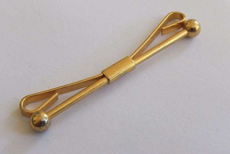 COLLAR CLIP - GOLD TONE - CLASSIC