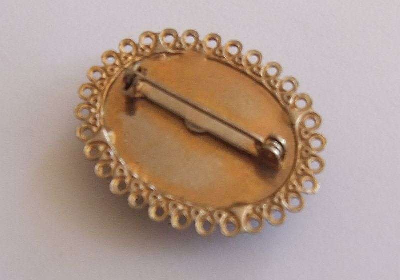 VINTAGE BROOCH - GOLD TONE - TIGERS EYE