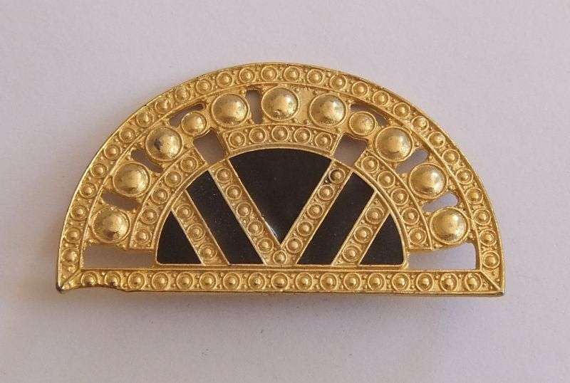 VINTAGE BROOCH - DECO LOOK