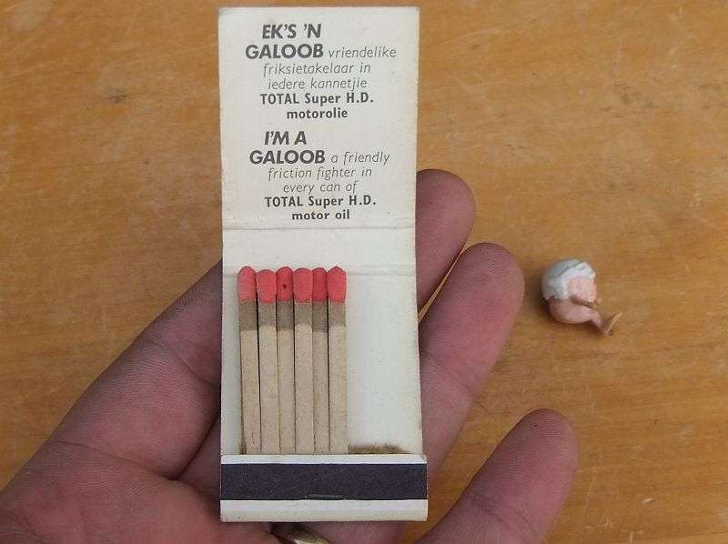 RARE !! THE CUTEST ADVERTISING GIMMICK EVER !! TOTAL OIL MATCHBOOK PLUS ONE GALOOB !! MUST SEE !!