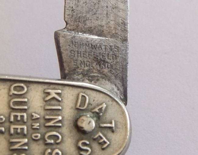 A RARE VALUABLE ANTIQUE POCKET KNIFE DEPICTING DATES OF KINGS AND QUEENS FROM 1066 - 1910 !! WOW !!