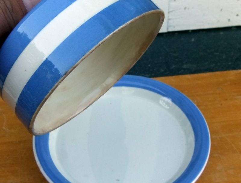A RARE 1930`S T.G GREEN & CO CORNISH WARE BUTTER DISH IN REMARKABLY GOOD CONDITION FOR AGE !! WOW !!