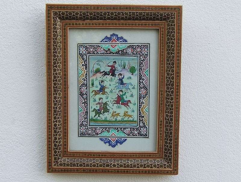 AN EYE CATCHING VINTAGE INLAID FRAME WITH GENUINE PAINTING OF EASTERN STYLE HORSEMEN !! WOW !!