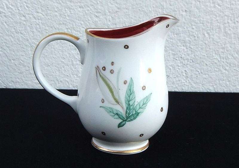 A rare milk jug by Susie Cooper of England