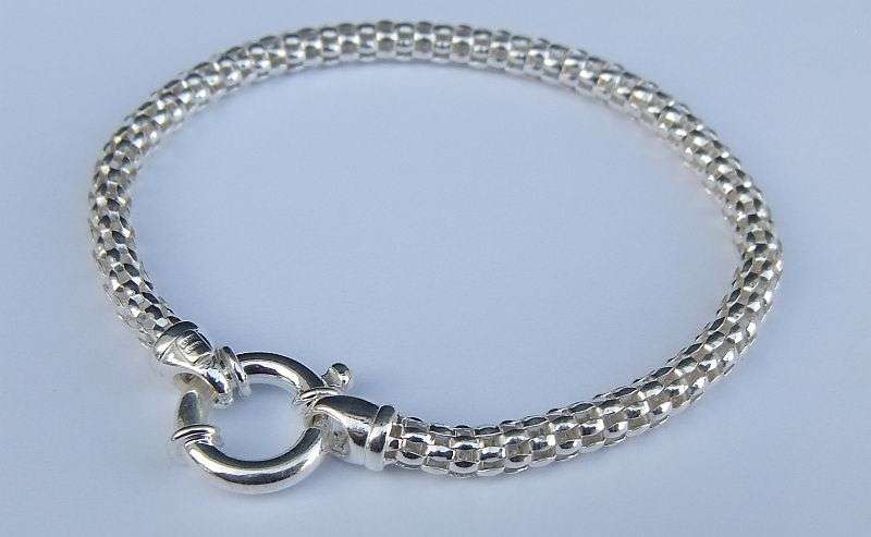 A stunning "Woven" style Italian Sterling Silver bracelet with Signoretti clasp ...WoW !!
