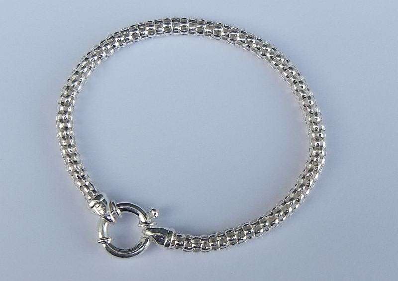 A stunning "Woven" style Italian Sterling Silver bracelet with Signoretti clasp ...WoW !!