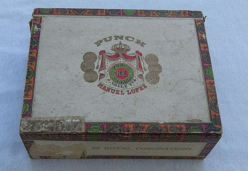 COOL !! A VINTAGE CIGAR BOX WITH A GENEROUS AMOUNT OF VINTAGE CLOTHING "BADGES" ...BOY SCOUTS ETC !!