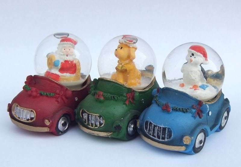TOO SWEET !! A SET OF THREE SNOW GLOBES IN GREAT CONDITION !! RESIN & GLASS !! BID FOR THE THREE ...