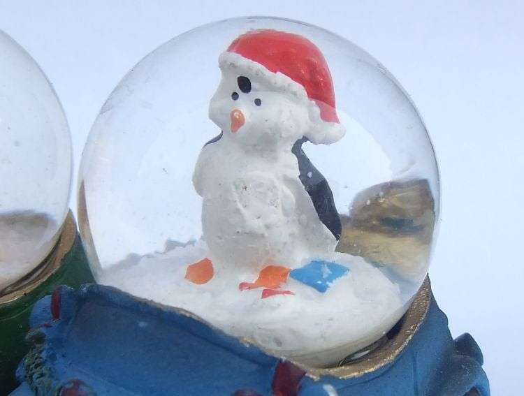 TOO SWEET !! A SET OF THREE SNOW GLOBES IN GREAT CONDITION !! RESIN & GLASS !! BID FOR THE THREE ...