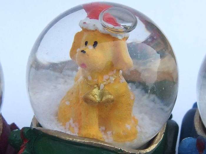 TOO SWEET !! A SET OF THREE SNOW GLOBES IN GREAT CONDITION !! RESIN & GLASS !! BID FOR THE THREE ...