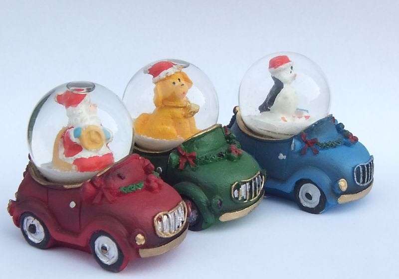 TOO SWEET !! A SET OF THREE SNOW GLOBES IN GREAT CONDITION !! RESIN & GLASS !! BID FOR THE THREE ...