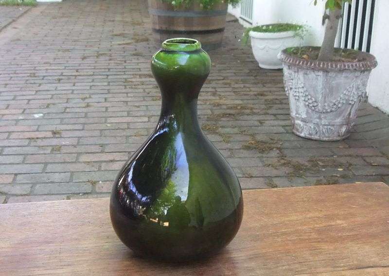 A VERY RARE SHAPE VINTAGE POTTERY VASE BY SOUTH AFRICAN MAKER LUCIA WARE !! AWESOME COLORS !!