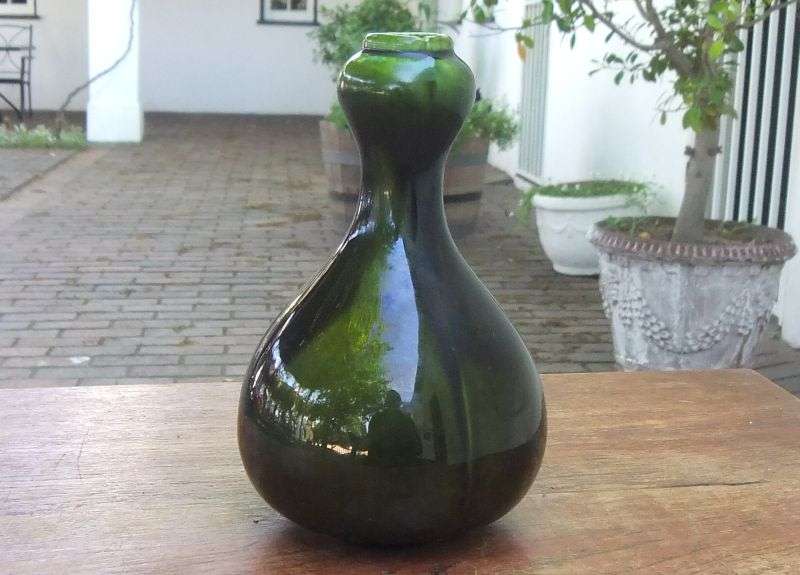 A VERY RARE SHAPE VINTAGE POTTERY VASE BY SOUTH AFRICAN MAKER LUCIA WARE !! AWESOME COLORS !!