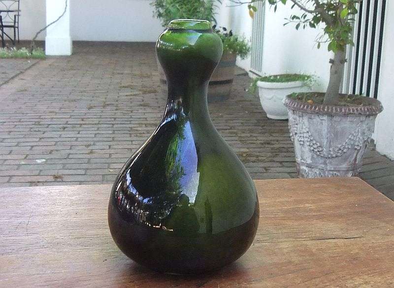 A VERY RARE SHAPE VINTAGE POTTERY VASE BY SOUTH AFRICAN MAKER LUCIA WARE !! AWESOME COLORS !!