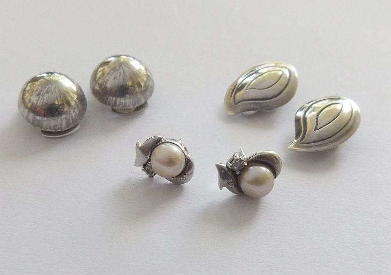WOW !! THREE STUNNING PAIRS OF STERLING SILVER DESIGNER STAMPED EARRINGS !! RARE FIND !!