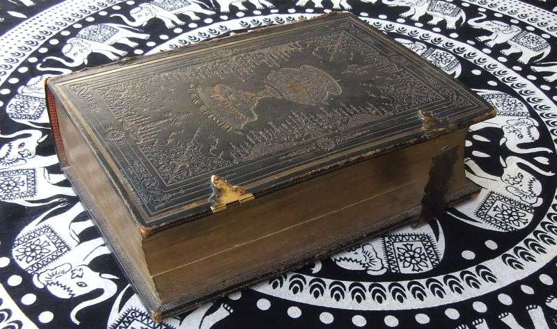 A MAGNIFICENT ANTIQUE FAMILY BIBLE DATED 1846 WITH BIRTHS ,DEATHS ,MARRIAGES & MARRIAGE CERTIFICATE