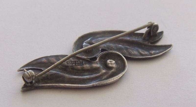 WOW !! A RARE AND BEAUTIFUL VINTAGE STERLING SILVER BROOCH BY SA DESIGNER MARI-LOU ... A TREASURE !!