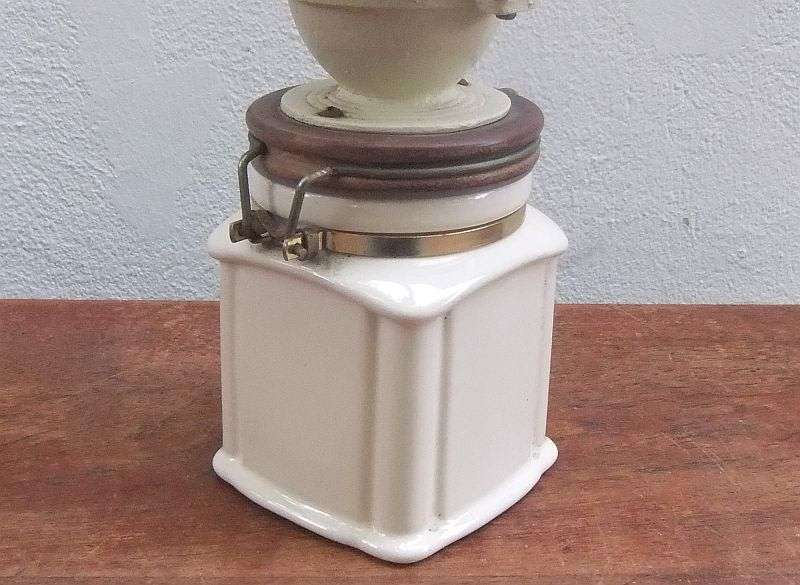 A FANTASTIC QUALITY VINTAGE COFFEE GRINDER WITH GREAT CHARATER ... MUST SEE , HEAVY PIECE !!