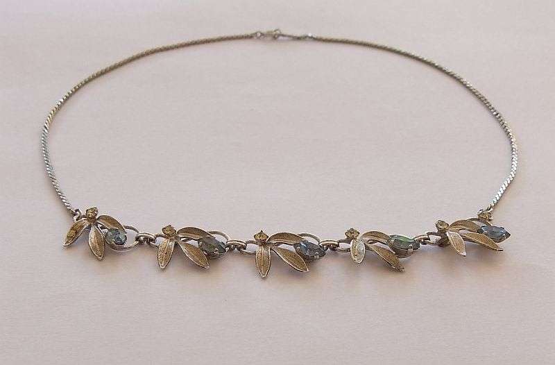 ABSOLUTELY GORGEOUS VINTAGE ""VAN DELL"" DESIGNER STERLING SILVER NECKLACE WITH FACETED BLUE STONES
