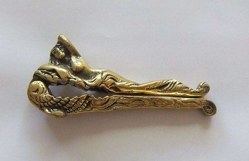 WOW !! WOW !! A GORGEOUS RARE OLD SOLID BRASS NUTCRACKER WITH DETAILED MERMAID MOTIF !! MUST HAVE !!
