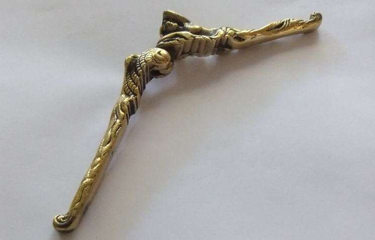 WOW !! WOW !! A GORGEOUS RARE OLD SOLID BRASS NUTCRACKER WITH DETAILED MERMAID MOTIF !! MUST HAVE !!