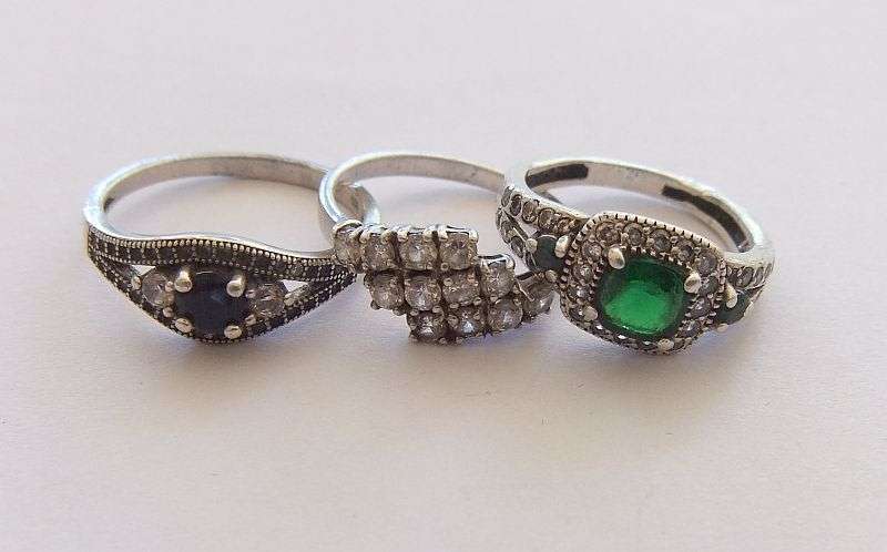 MEGA DEAL !! 3 BEAUTIFUL STERLING SILVER RINGS SET WITH VARIOUS FACETED STONES !! BIDDING FOR ALL 3