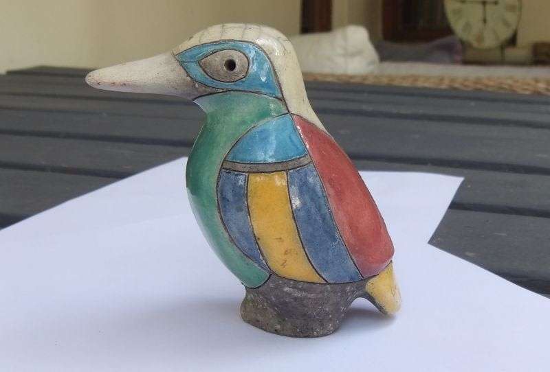 A FABULOUS VINTAGE SOUTH AFRICAN MADE " RAKU POTTERY " BIRD SIGNED ""SP"" IN GREAT CONDITION !!