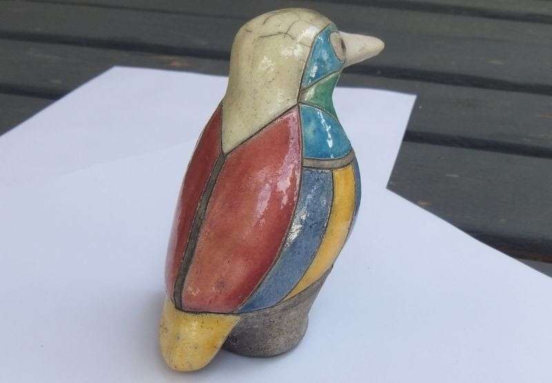A FABULOUS VINTAGE SOUTH AFRICAN MADE " RAKU POTTERY " BIRD SIGNED ""SP"" IN GREAT CONDITION !!