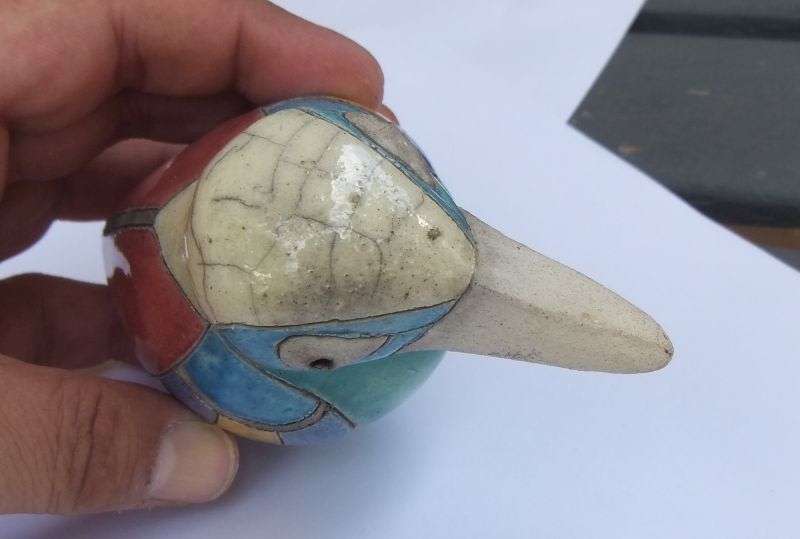 A FABULOUS VINTAGE SOUTH AFRICAN MADE " RAKU POTTERY " BIRD SIGNED ""SP"" IN GREAT CONDITION !!