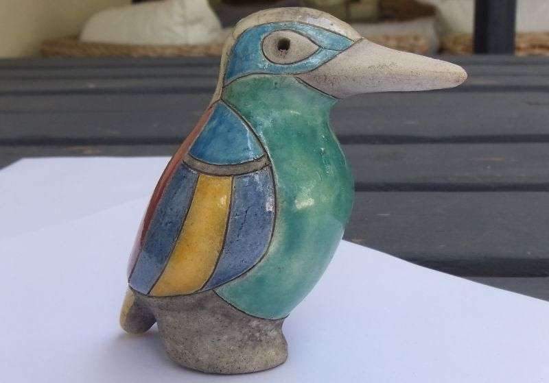 A FABULOUS VINTAGE SOUTH AFRICAN MADE " RAKU POTTERY " BIRD SIGNED ""SP"" IN GREAT CONDITION !!