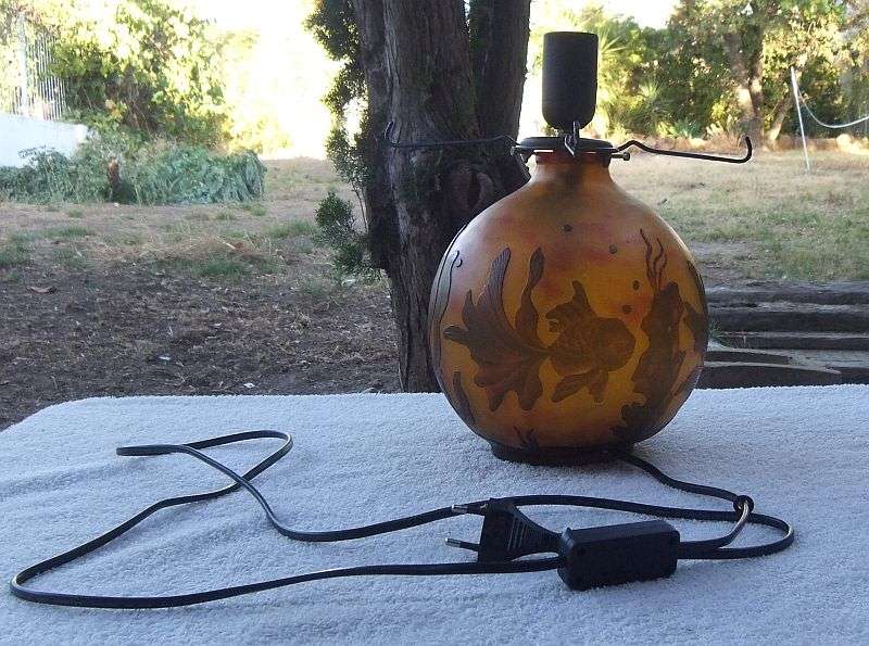 AN ABSOLUTELY STUNNING GALLE / LOETZ STYLE CAMEO GLASS LAMP WITH FISHY MOTIFS ... WOW , WOW , WOW !!