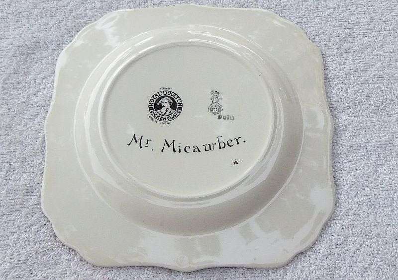 WOW ! A FABULOUS OLD DICKENS THEME PLATE BY ROYAL DOULTON DEPICTING " MR MICAWBER " ... FLAWLESS !!