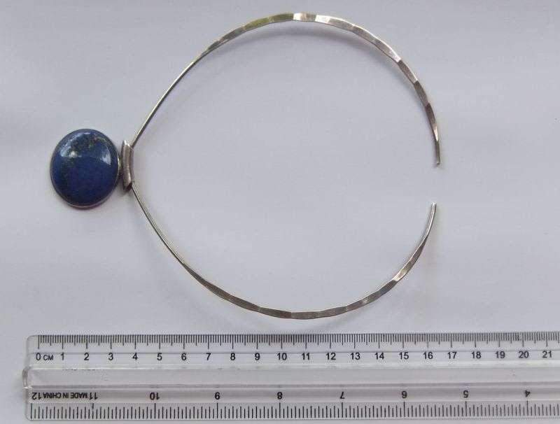 A RARE VINTAGE STERLING SILVER CHOKER NECKLACE BY NORWEGIAN SILVERSMITH / DESIGNER DAVID ANDERSEN