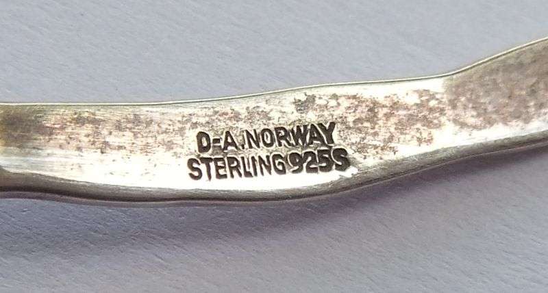 A RARE VINTAGE STERLING SILVER CHOKER NECKLACE BY NORWEGIAN SILVERSMITH / DESIGNER DAVID ANDERSEN