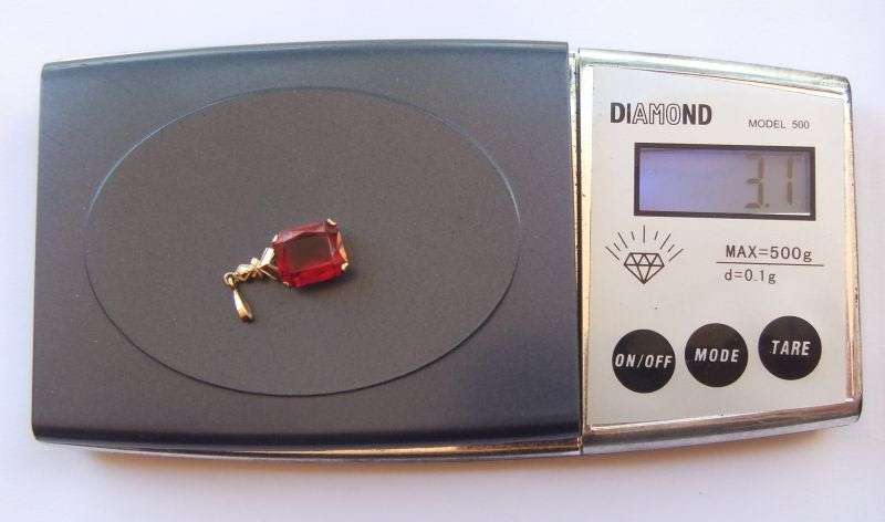 AN ANTIQUE 9CT ROSE GOLD PENDANT WITH FREE ROSE GOLD PLATED STERLING SILVER NECKLACE