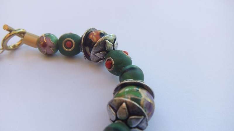 A BEAUTIFUL STRONG QUALITY HAND MADE ART GLASS , CERAMIC , CLOISONNE AND METAL BRACELET !! BIG WOW !