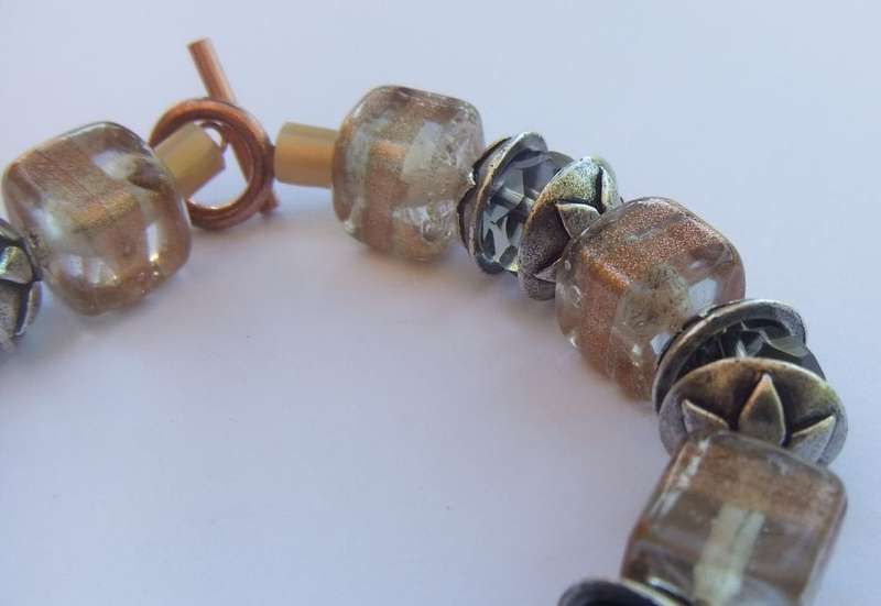 AN EYE CATCHING GREAT QUALITY HAND MADE CLOISONNE , ART GLASS AND METAL BRACELET WITH TOGGLE CLASP