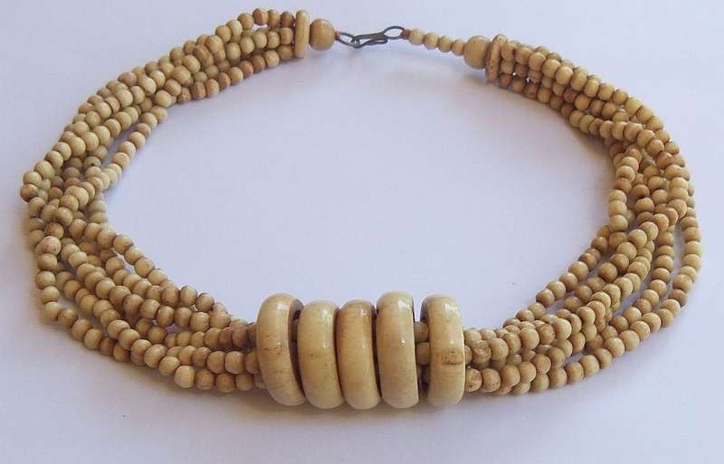 UNUSUAL AND RARE !! AN OLD CARVED GENUINE BONE BEAD NECKLACE IN EXCELLENT CONDITION FOR AGE !! WOW !