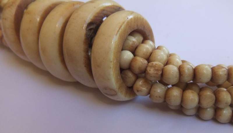UNUSUAL AND RARE !! AN OLD CARVED GENUINE BONE BEAD NECKLACE IN EXCELLENT CONDITION FOR AGE !! WOW !