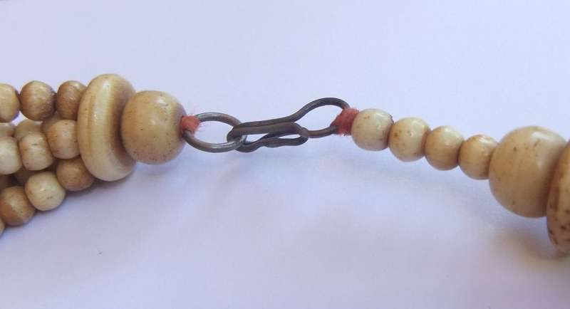 UNUSUAL AND RARE !! AN OLD CARVED GENUINE BONE BEAD NECKLACE IN EXCELLENT CONDITION FOR AGE !! WOW !
