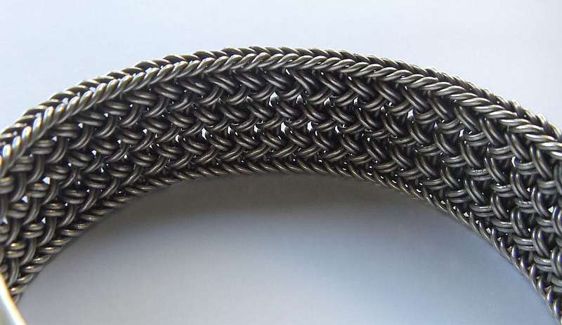 A GORGEOUS HEAVY AND WIDE STRONG QUALITY WOVEN "LINK" STERLING SILVER BRACELET WITH FLORAL CLASP !!