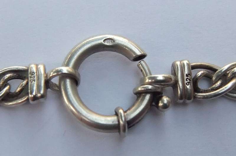 WOW !! A BEAUTIFULLY DESIGNED STRONG LINK SOLID STERLING SILVER NECKLACE !! TAKE A LOOK !! QUALITY