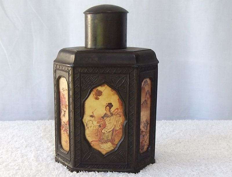 RARE FIND !! A MARVELOUS OLD BRONZE METAL CHINESE TEA CADDY WITH MAKERS MARKS TO BASE !! WOW !!