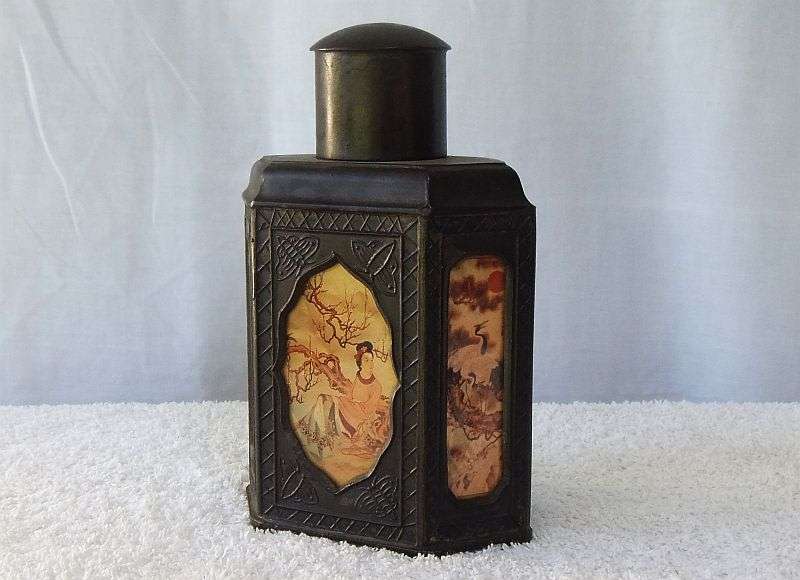 RARE FIND !! A MARVELOUS OLD BRONZE METAL CHINESE TEA CADDY WITH MAKERS MARKS TO BASE !! WOW !!