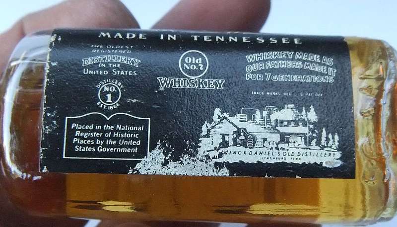 SEALED !! 50 ML VINTAGE MINIATURE !! 40 % ALCOHOL ..."" JACK DANIELS "" EXPORT QUALITY !!